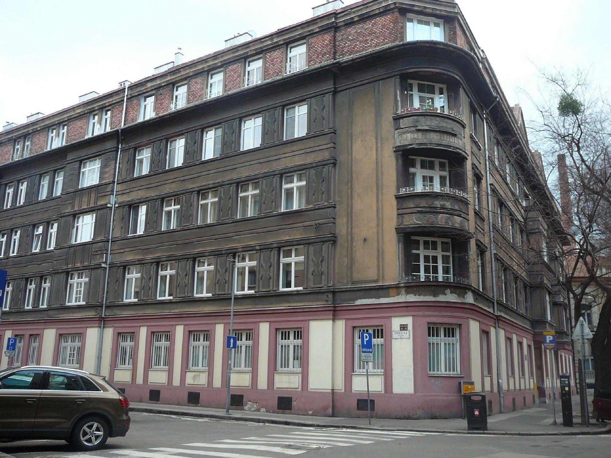 Lion Apartments Medena, Big Size, High Ceilings Pressburg Exterior foto